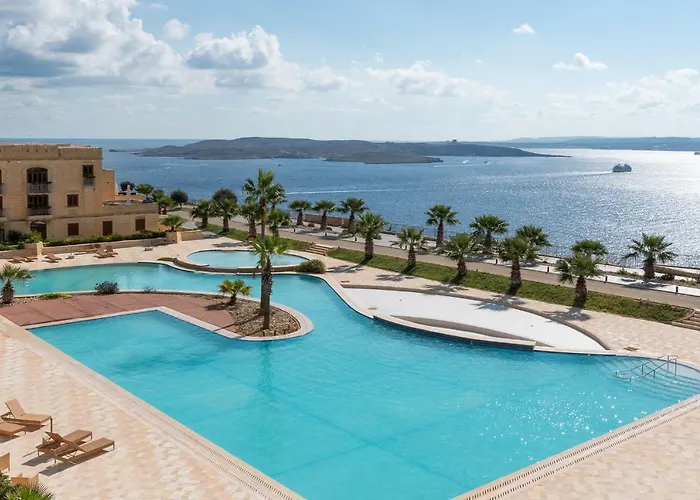 Getawaynpetto Private Duplex Maisonette With Jacuzzi Hot Tub