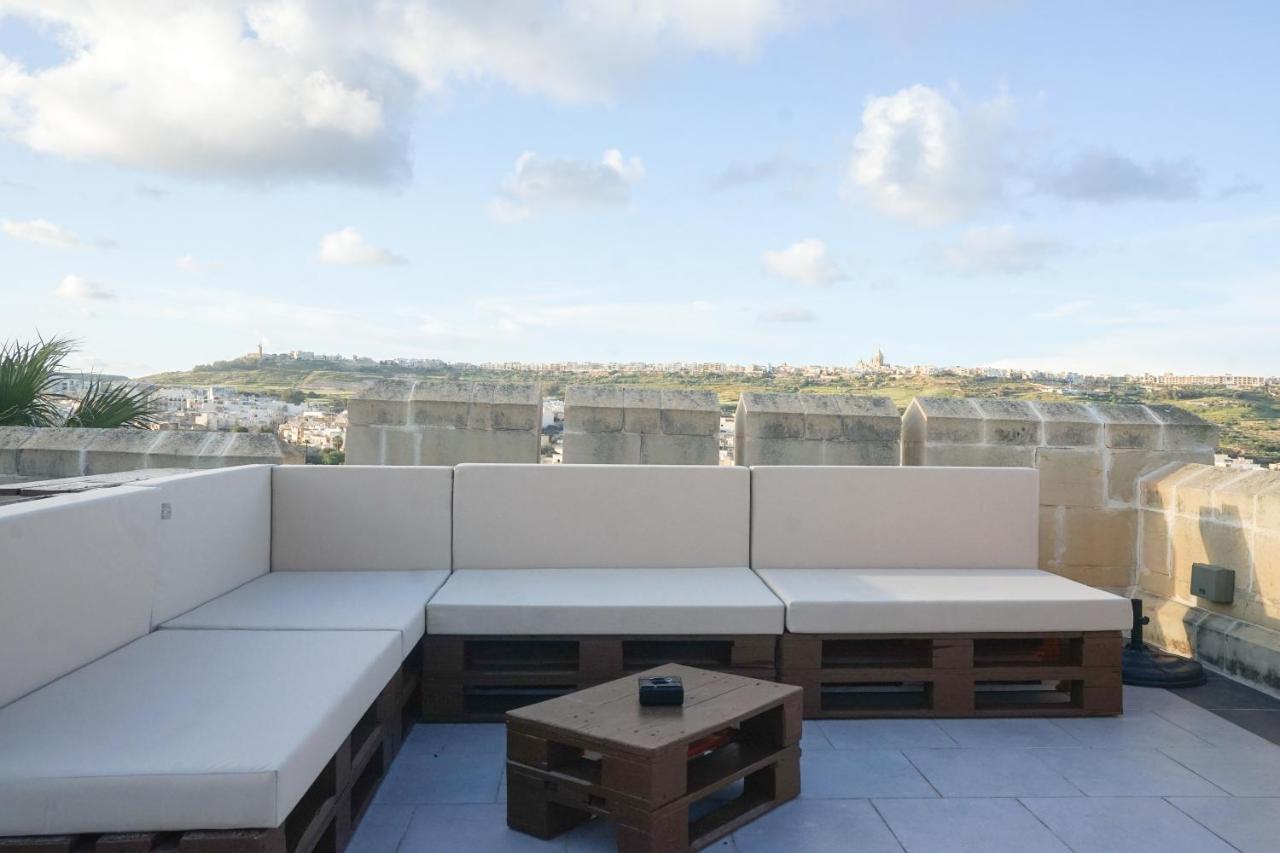 Getawaynpetto Private Duplex Maisonette With Jacuzzi Hot Tub Holiday home