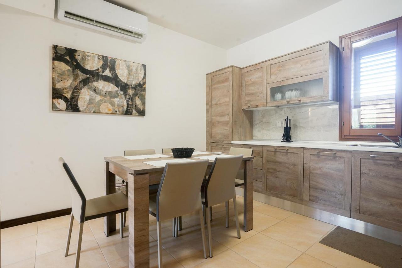 Getawaynpetto Private Duplex Maisonette With Jacuzzi Hot Tub Holiday home *