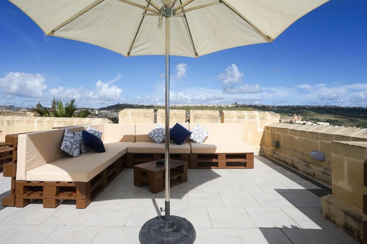 Getawaynpetto Private Duplex Maisonette With Jacuzzi Hot Tub Holiday home *