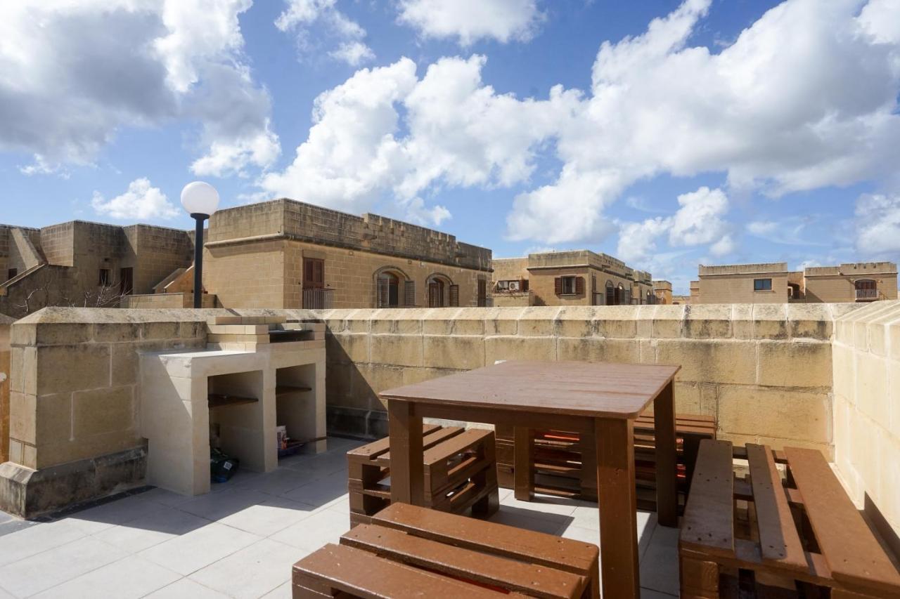 Getawaynpetto Private Duplex Maisonette With Jacuzzi Hot Tub