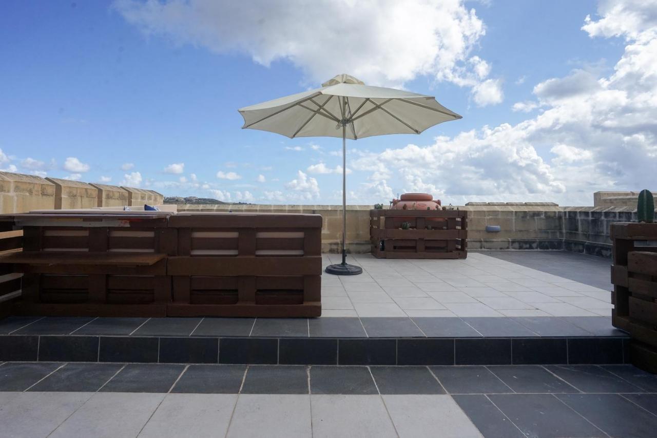 Holiday home Getawaynpetto Private Duplex Maisonette With Jacuzzi Hot Tub
