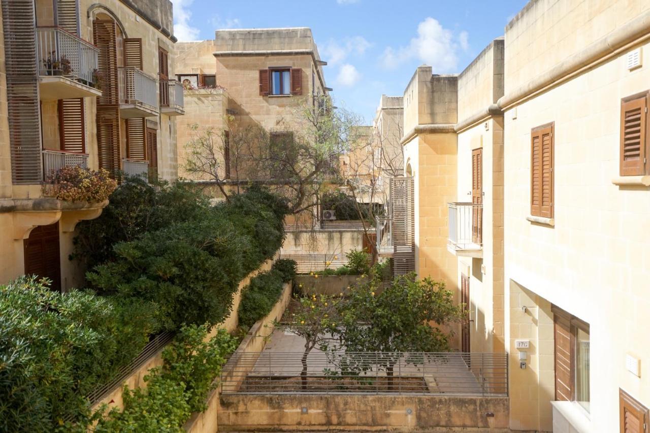 Holiday home Getawaynpetto Private Duplex Maisonette With Jacuzzi Hot Tub Mgarr