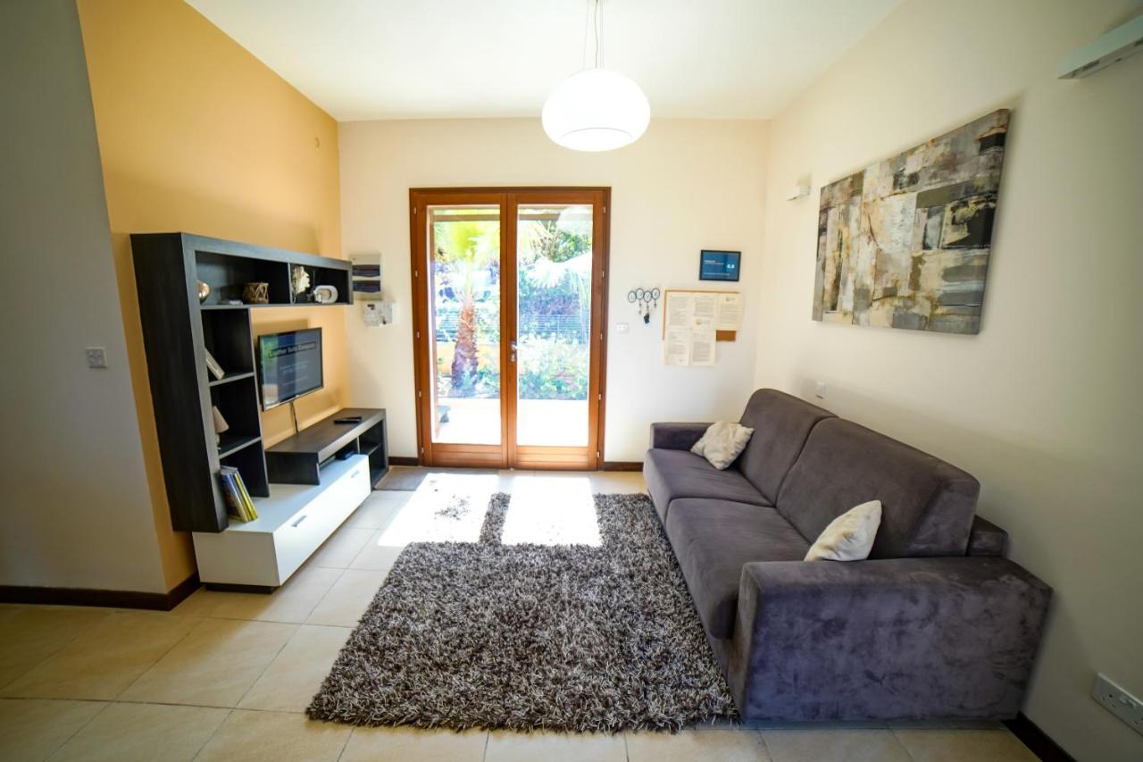 Getawaynpetto Private Duplex Maisonette With Jacuzzi Hot Tub