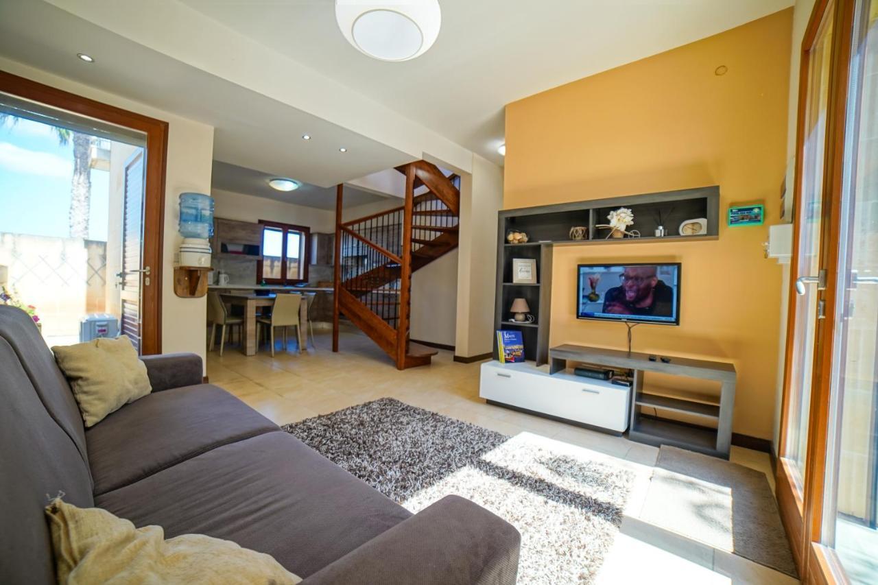 Holiday home Getawaynpetto Private Duplex Maisonette With Jacuzzi Hot Tub *