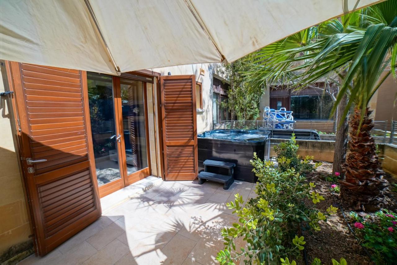 Getawaynpetto Private Duplex Maisonette With Jacuzzi Hot Tub Mgarr