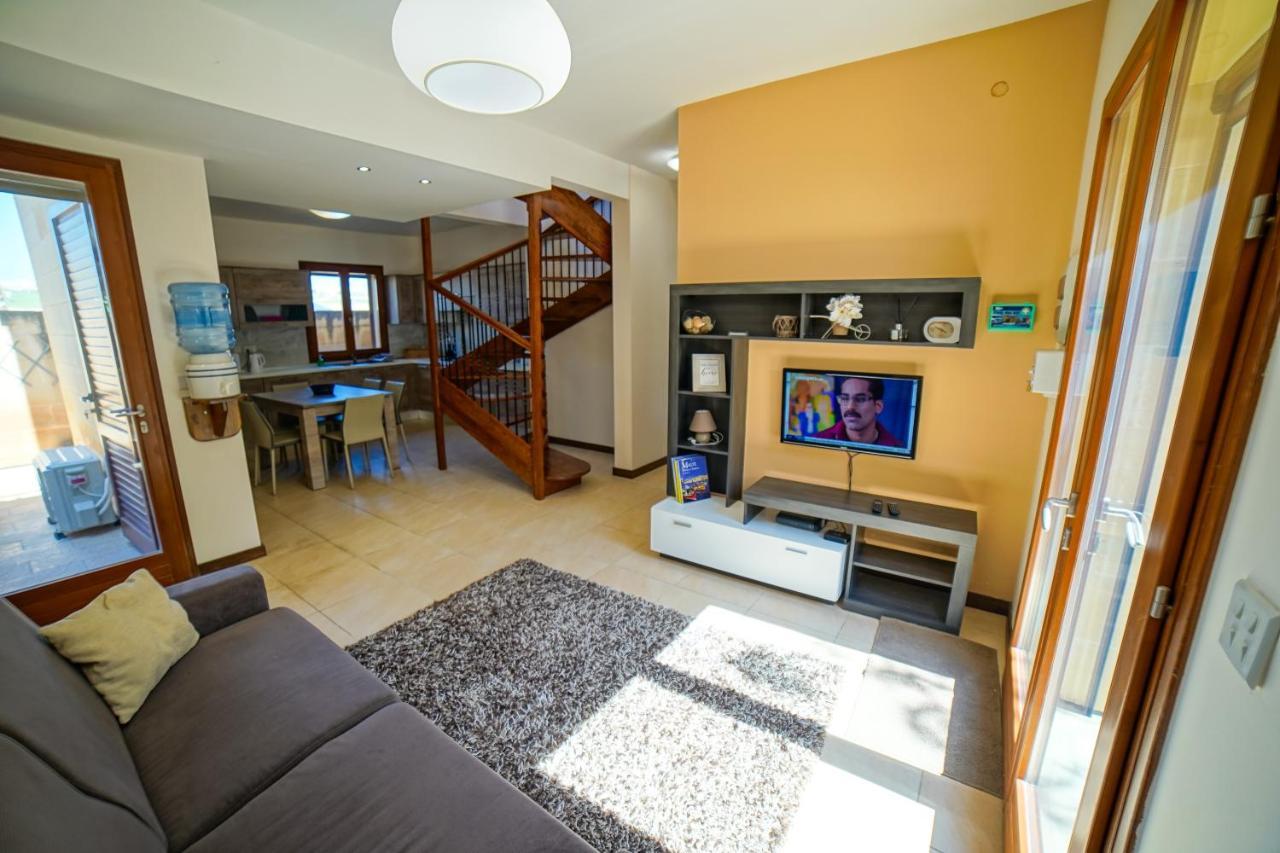 Holiday home Getawaynpetto Private Duplex Maisonette With Jacuzzi Hot Tub