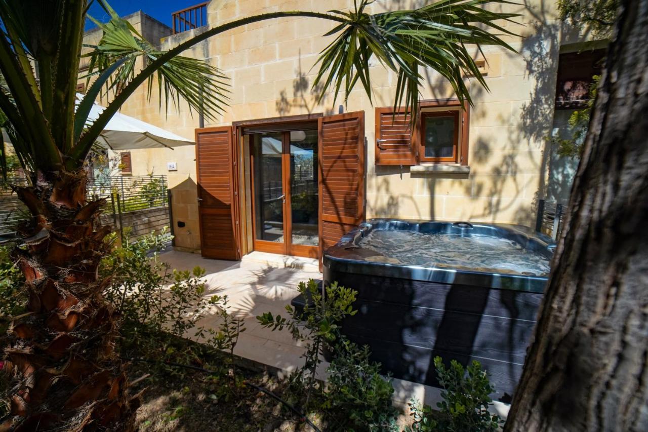 Getawaynpetto Private Duplex Maisonette With Jacuzzi Hot Tub