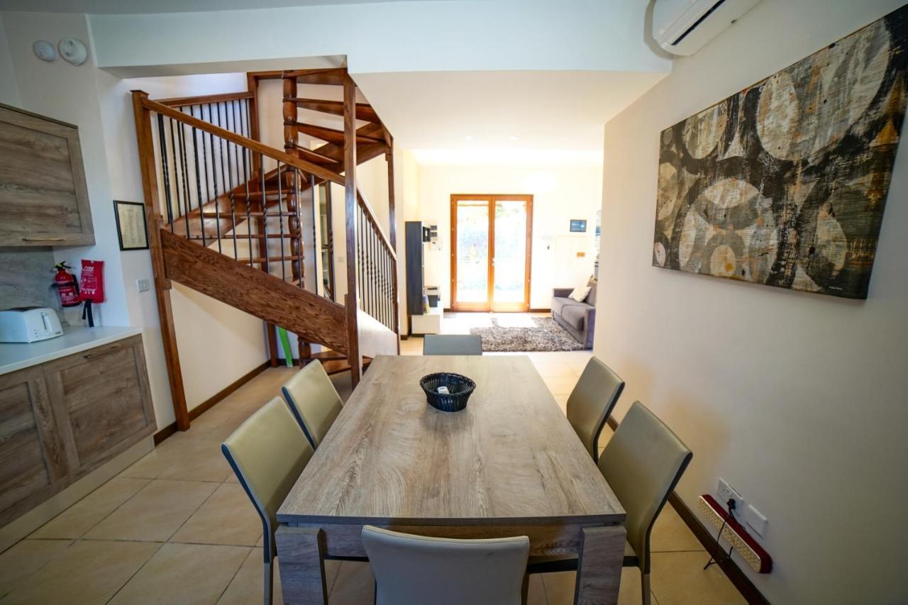 Holiday home Getawaynpetto Private Duplex Maisonette With Jacuzzi Hot Tub Mgarr