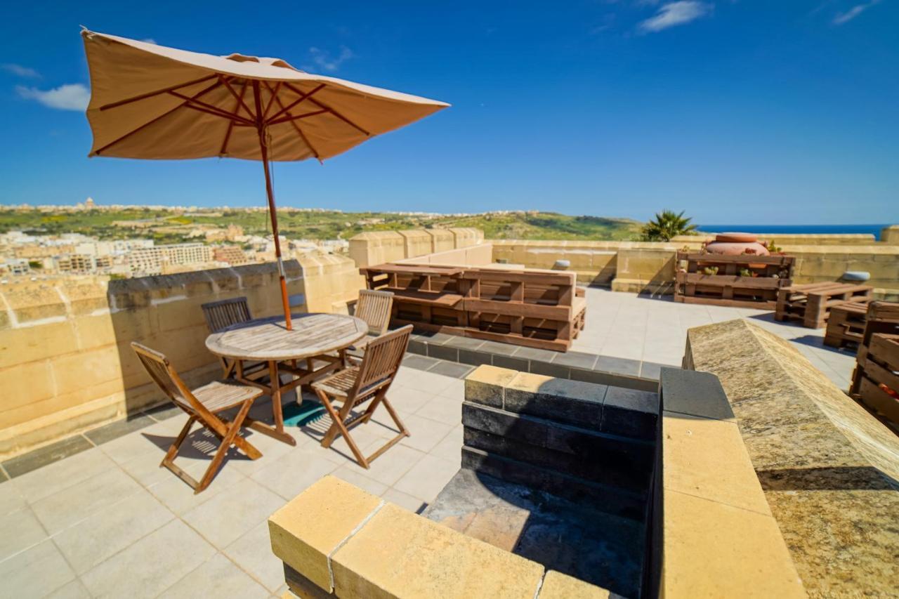 Getawaynpetto Private Duplex Maisonette With Jacuzzi Hot Tub * Mgarr