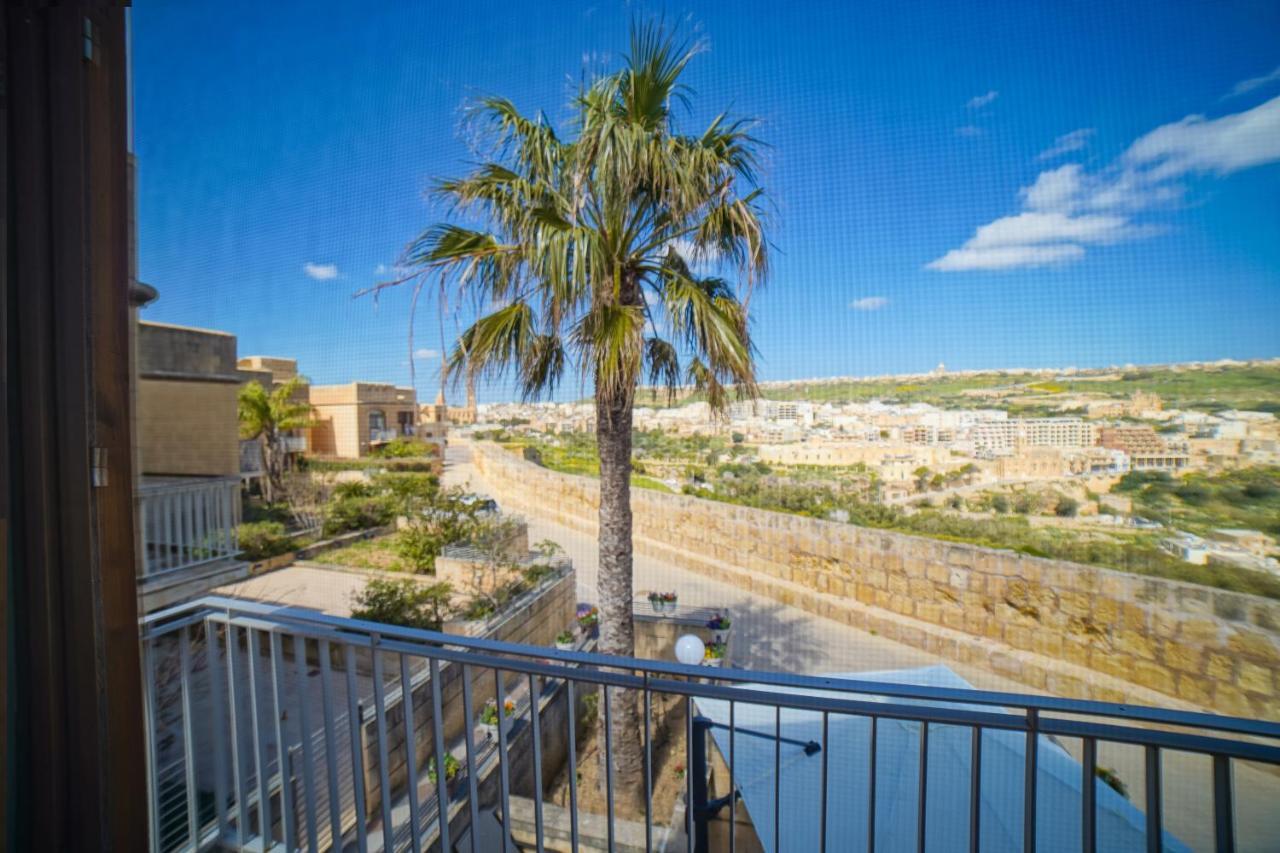 Getawaynpetto Private Duplex Maisonette With Jacuzzi Hot Tub *