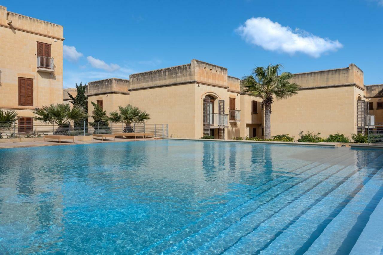 Getawaynpetto Private Duplex Maisonette With Jacuzzi Hot Tub Holiday home Mgarr